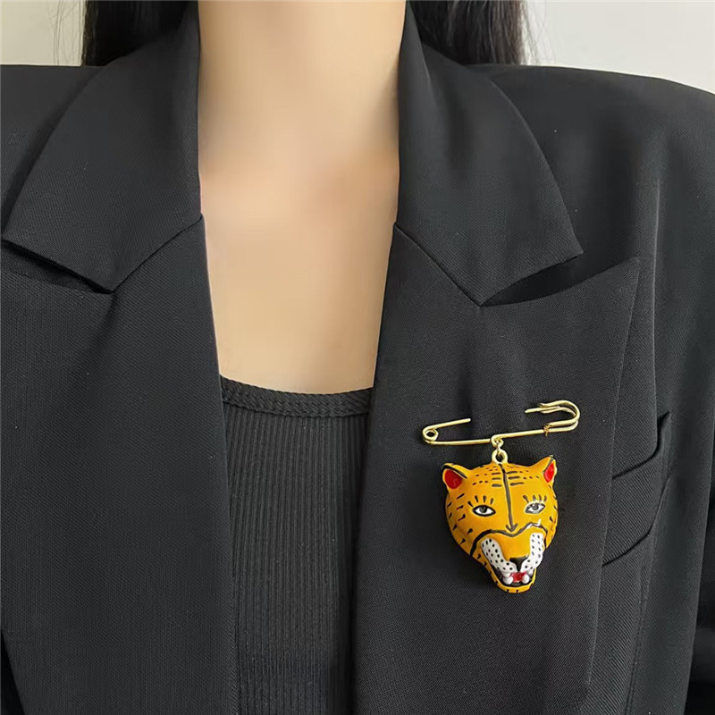Elegant Enamel Tiger Brooch Pi - đánh giá và giá Women'S Formal Wear Accessories